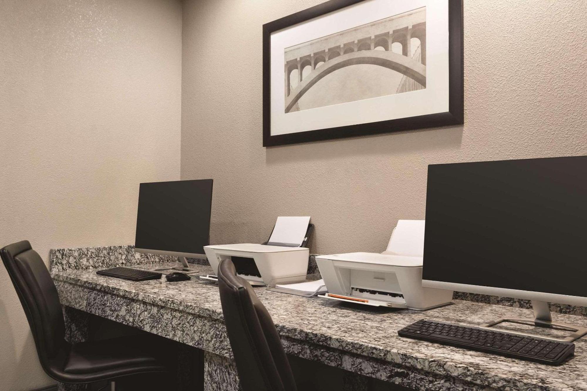 Country Inn & Suites By Radisson, Nashville Airport East, Tn מראה חיצוני תמונה