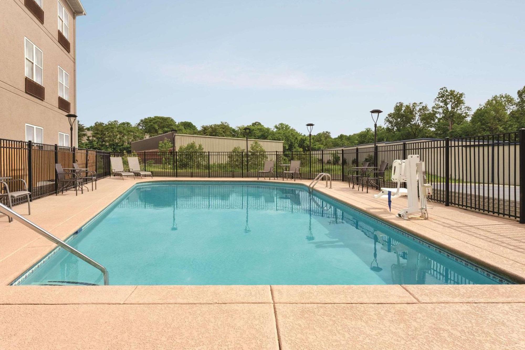 Country Inn & Suites By Radisson, Nashville Airport East, Tn מראה חיצוני תמונה