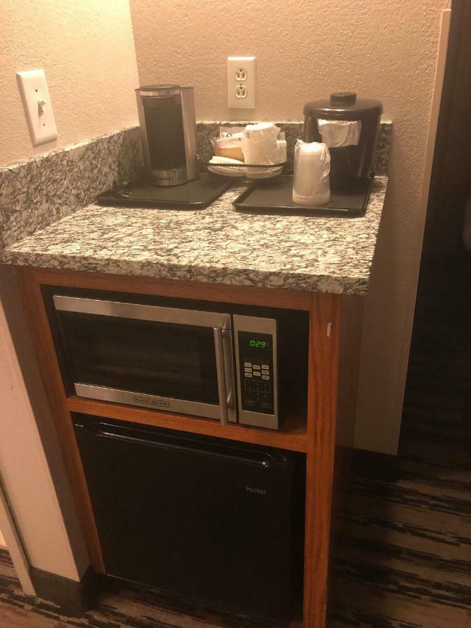 Country Inn & Suites By Radisson, Nashville Airport East, Tn מראה חיצוני תמונה